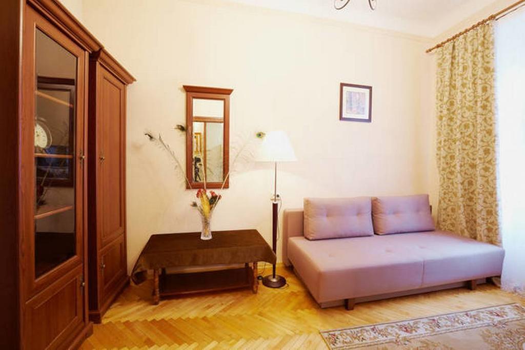 Pylnykarska 6 Apartment Lviv Exterior photo